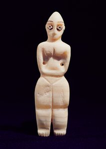 Bir kadın heykelciği, MÖ 4. binyılın başlarında (kaymaktaşı)